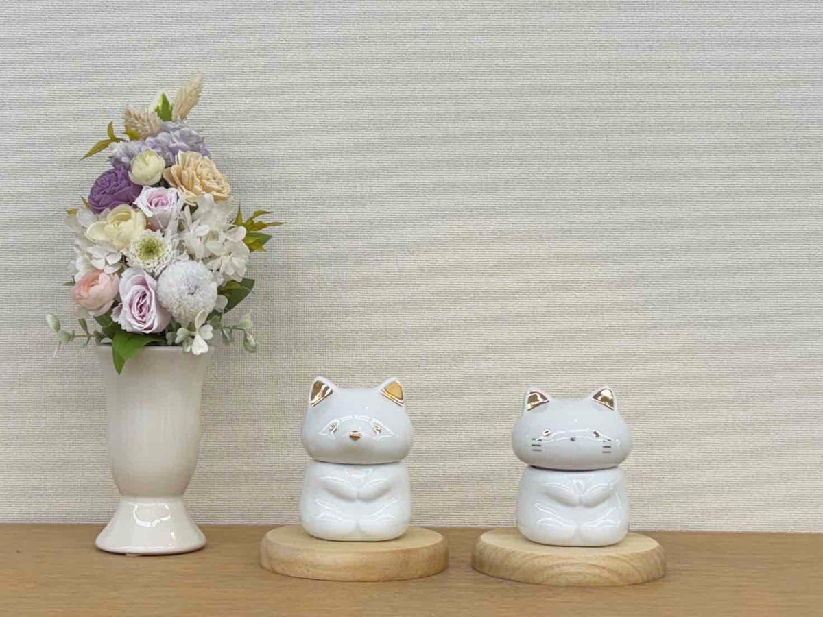 ペット骨壺　ワンちゃんネコちゃん